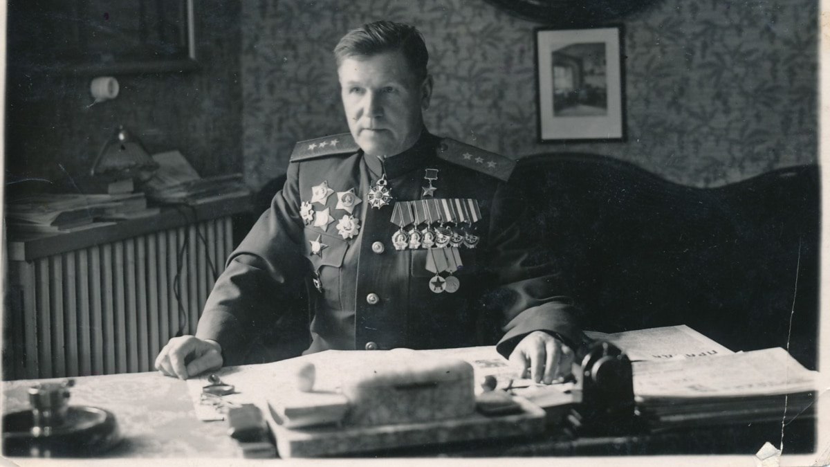 Александр Горбатов генерал
