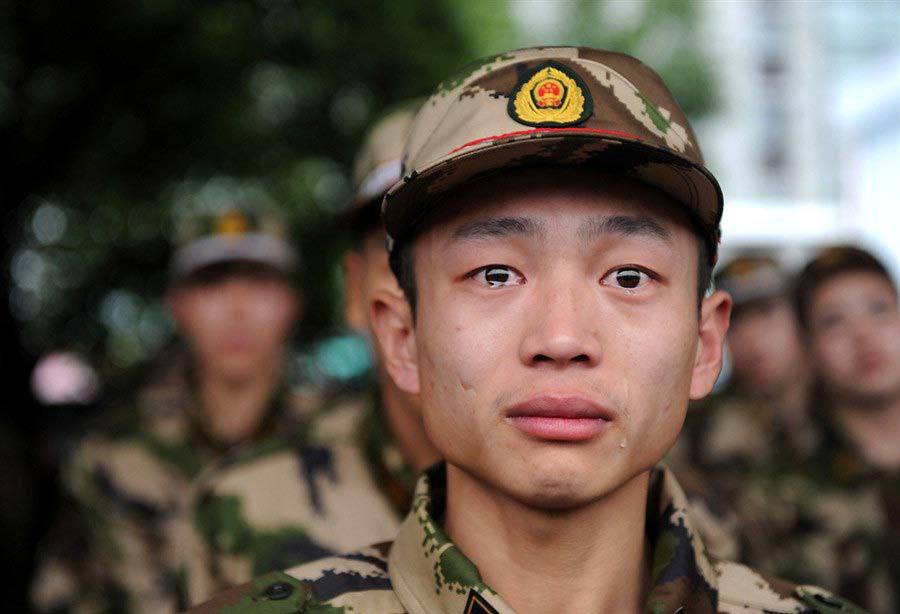 Уйгуры солдаты. Китайский солдат. Азиат солдат. Китайцы военные. Удивленный солдат